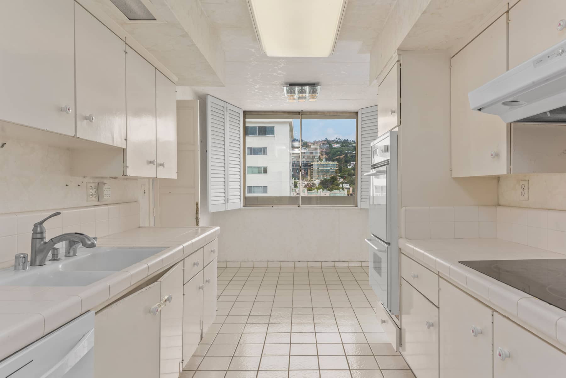 3,000+ Square Foot Penthouse Fixer at Doheny Plaza