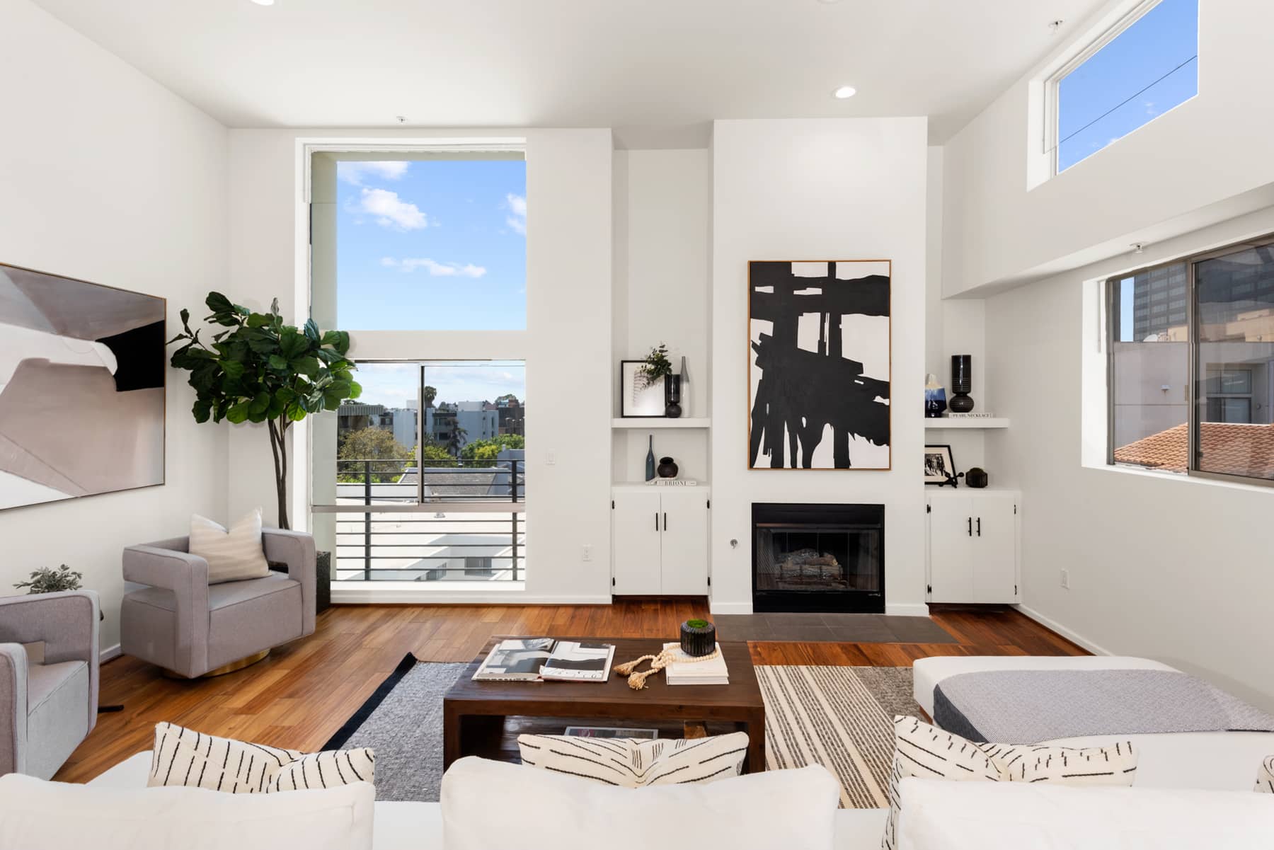 Stunning Contemporary Penthouse in Prime Westwood