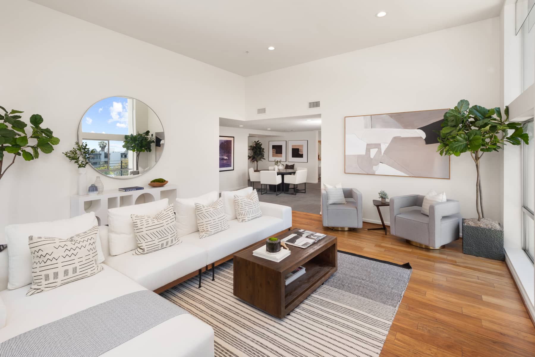 Stunning Contemporary Penthouse in Prime Westwood