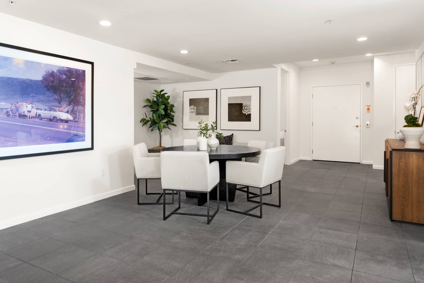 Stunning Contemporary Penthouse in Prime Westwood