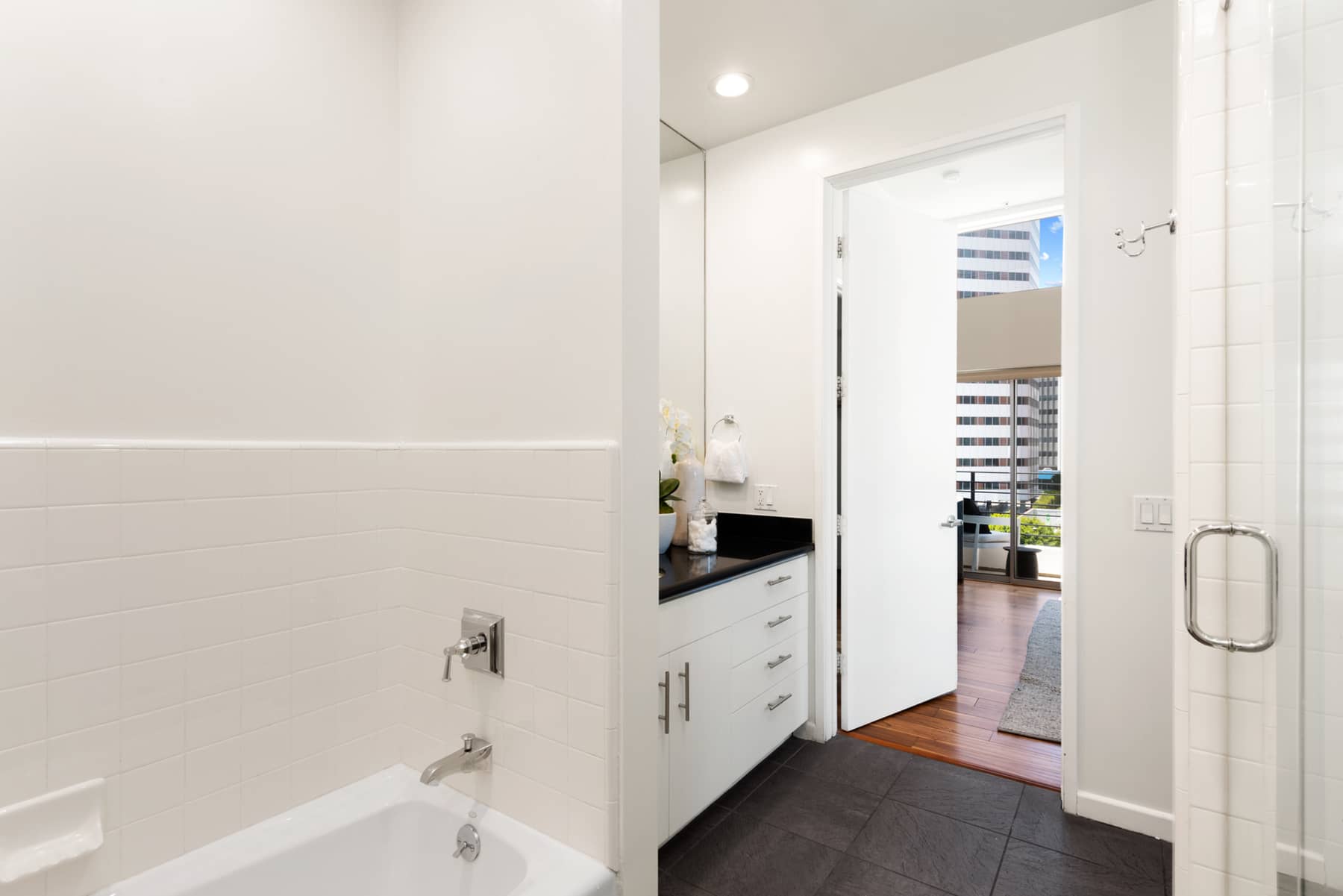 Stunning Contemporary Penthouse in Prime Westwood
