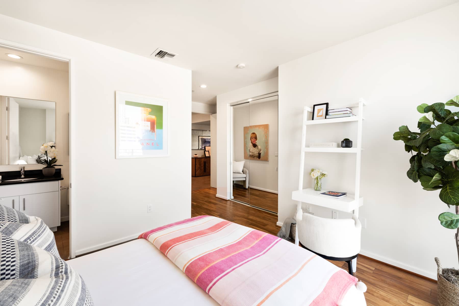 Stunning Contemporary Penthouse in Prime Westwood