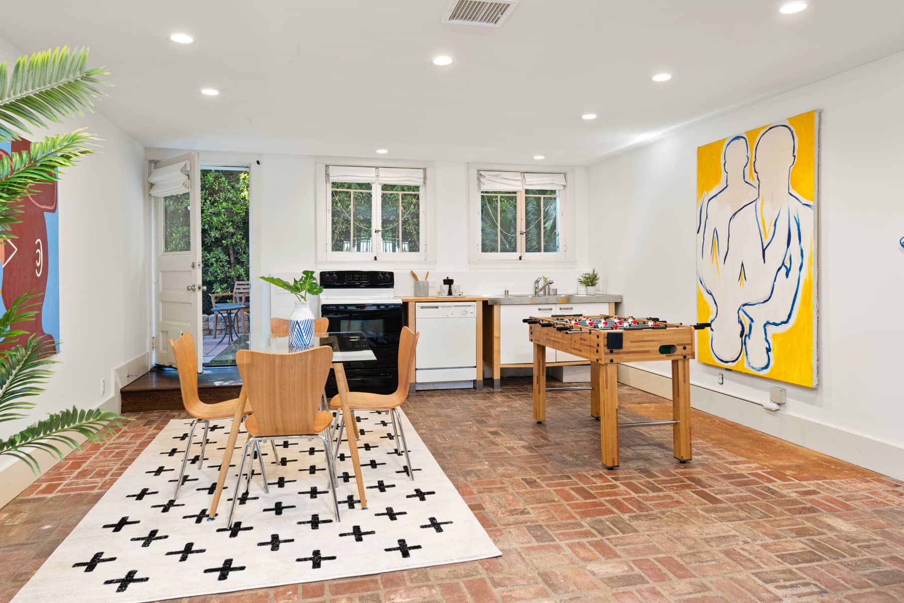 Top Quality Traditional with Pool and Guest House