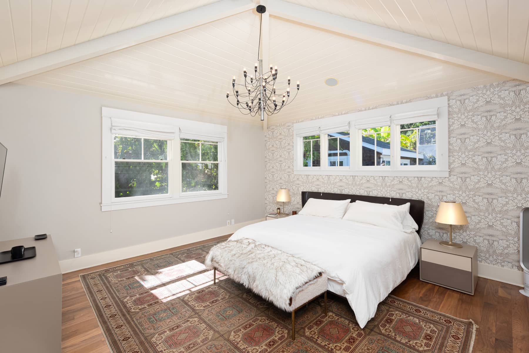 Top Quality Traditional with Pool and Guest House
