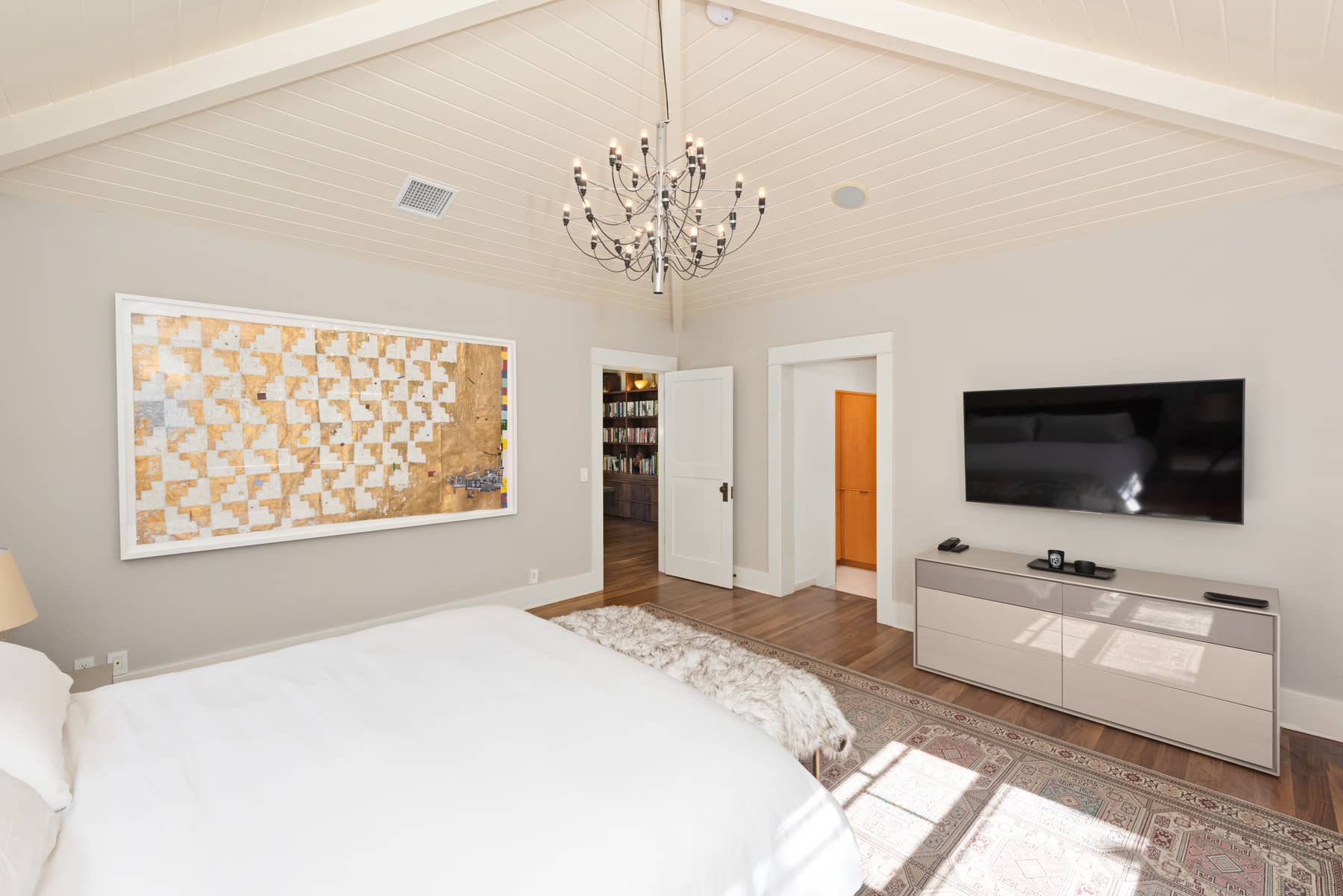 Top Quality Traditional with Pool and Guest House