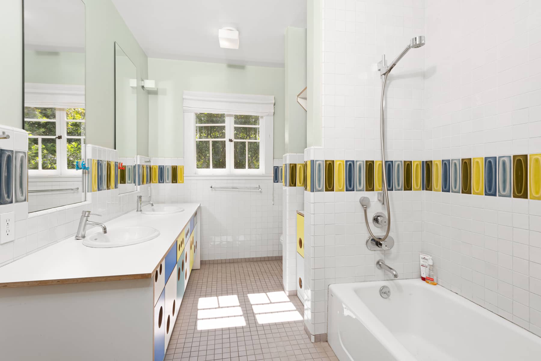Top Quality Traditional with Pool and Guest House