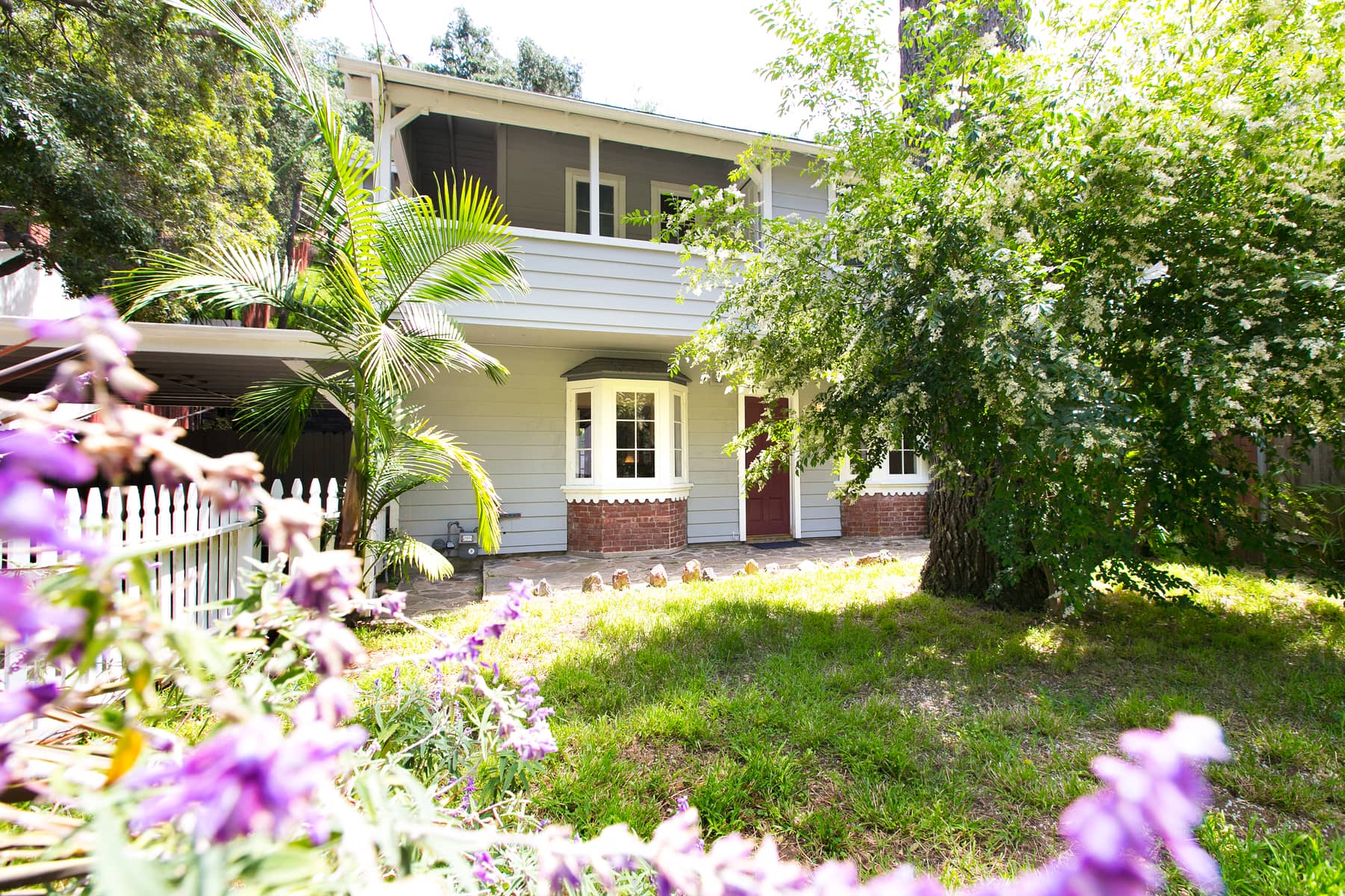 8662 Lookout Mountain Ave • Greg Harris Estates Real Estate Los Angeles